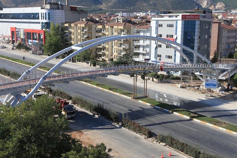 Yaya Üst Geçiti